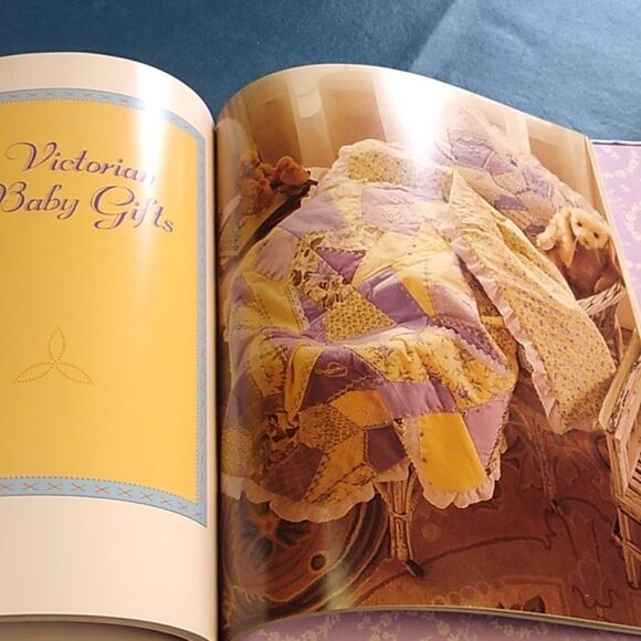 Victorian Patchwork & Quilting Book by Arlene Dettore and Beverly Maxwill - Picture 5 of 6